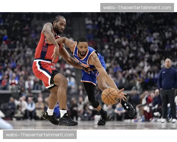 加兰快船控场节奏掌控 与伦纳德挡拆配合效率仍需时间磨合